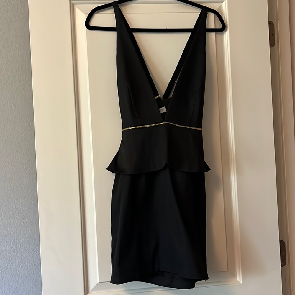 Bec + Bridge black V neck pendulum dress